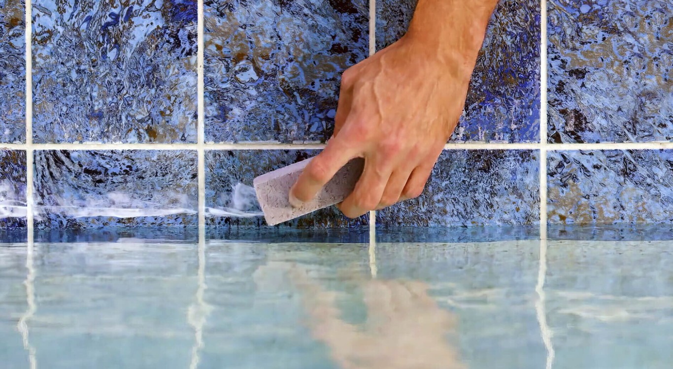 Pool Tile Cleaning & Calcium/Scale Removal